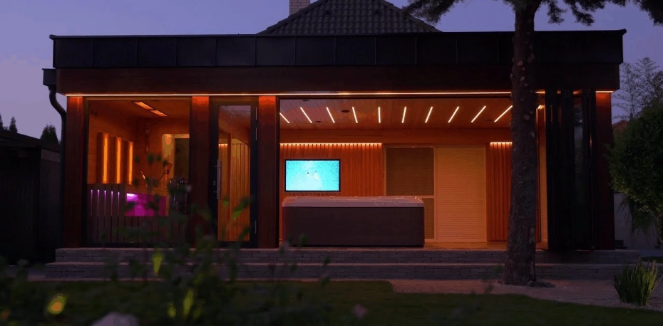 Kültéri wellness-teraszbeépítés jakuzzival